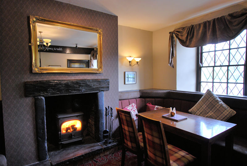 The Punch Bowl also offers two lovely ensuite bedrooms for bed and